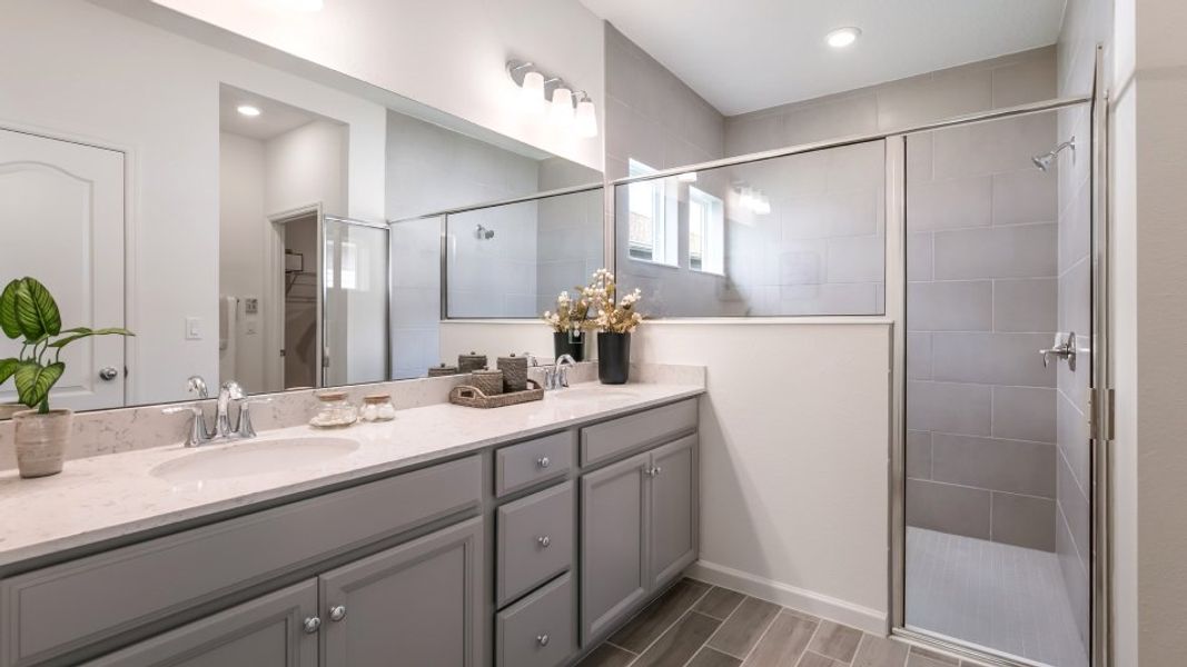 3004 Patriot Owners Bath 1of2 F1