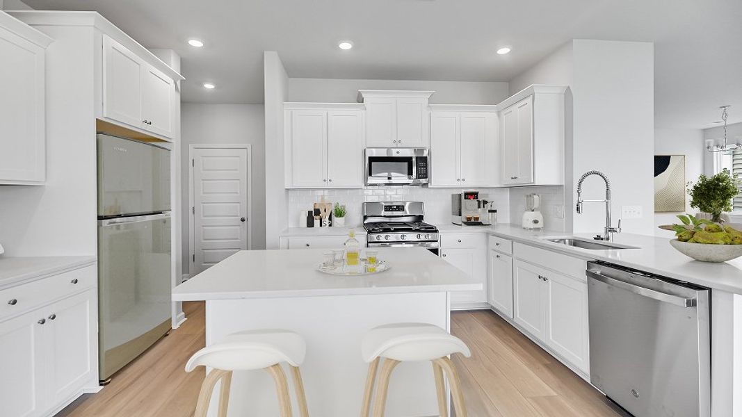 2629 Evans Kitchen 1of2 F1