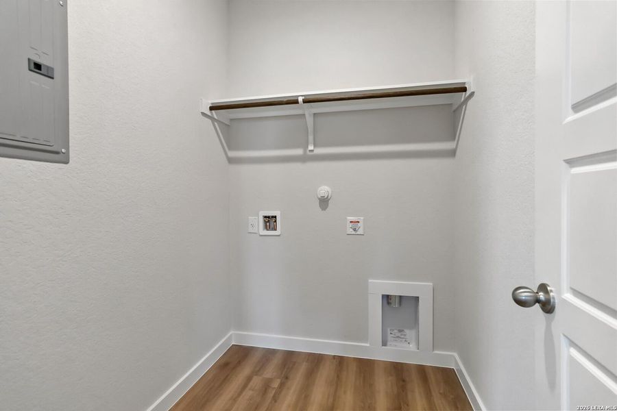 Spacious, unfurnished interior of a new home in Red Hawk Landing, San Antonio (Image 22).