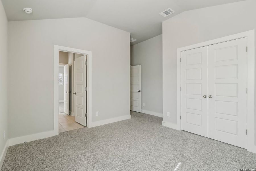 Spacious, unfurnished interior of a new home in Fox Falls, Boerne (Image 17).