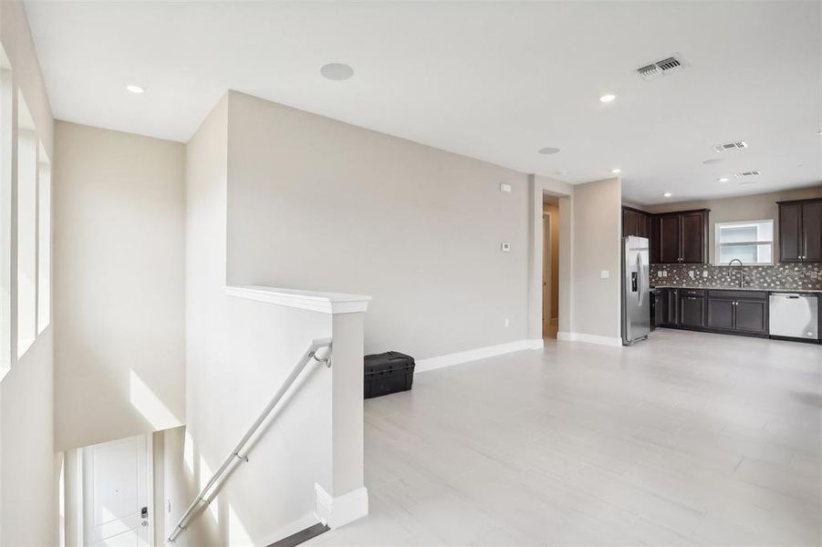 Spacious, unfurnished interior of a new home in Laureate Park, Orlando (Image 33).