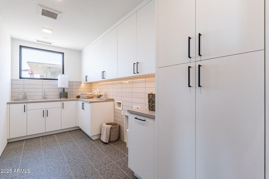 035_LAUNDRY ROOM 035_LAUNDRY ROOM