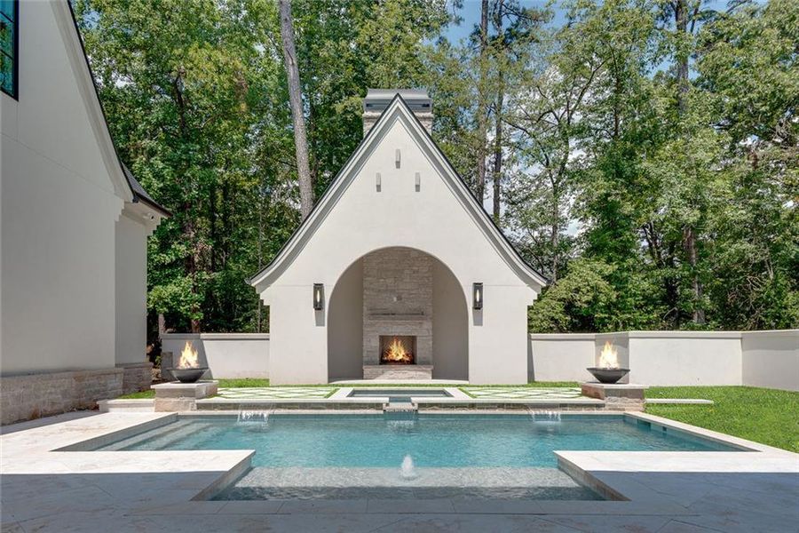 Exterior details and patio area of a home in , Alpharetta (Image 34).