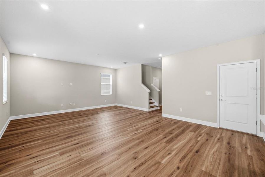 Spacious, unfurnished interior of a new home in , St. Petersburg (Image 17).