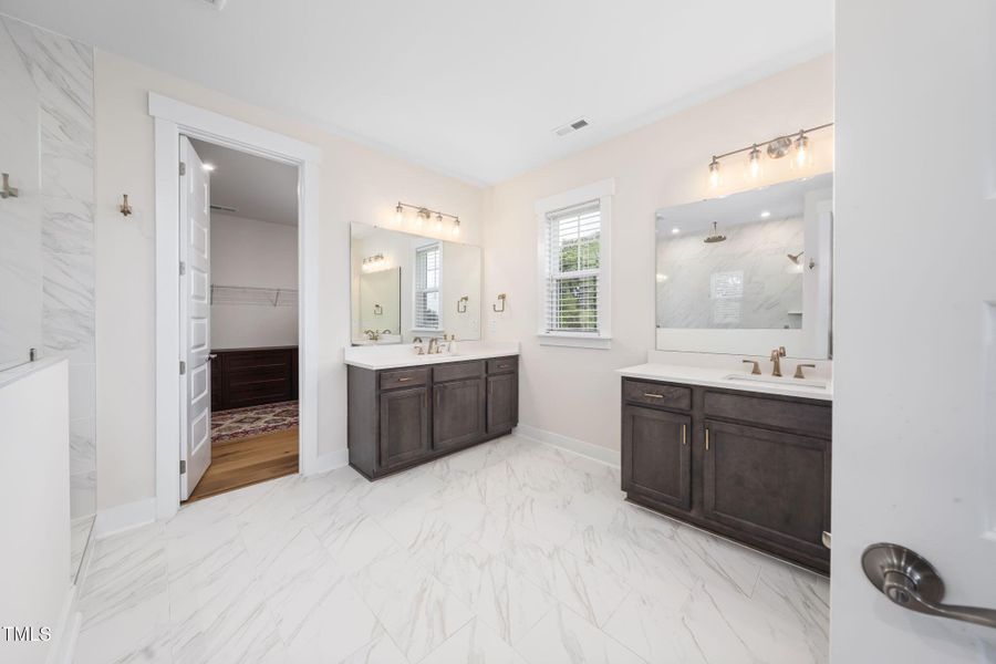 29-web-or-mls-225 Holding Dairy-239