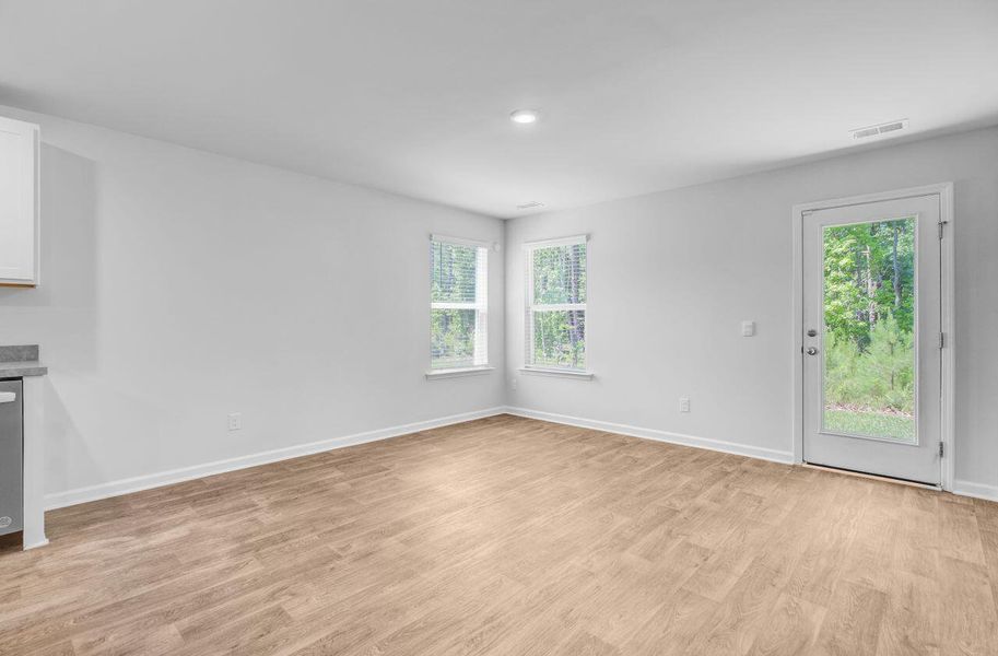 Spacious, unfurnished interior of a new home in Stone Ridge, Moncks Corner (Image 28).