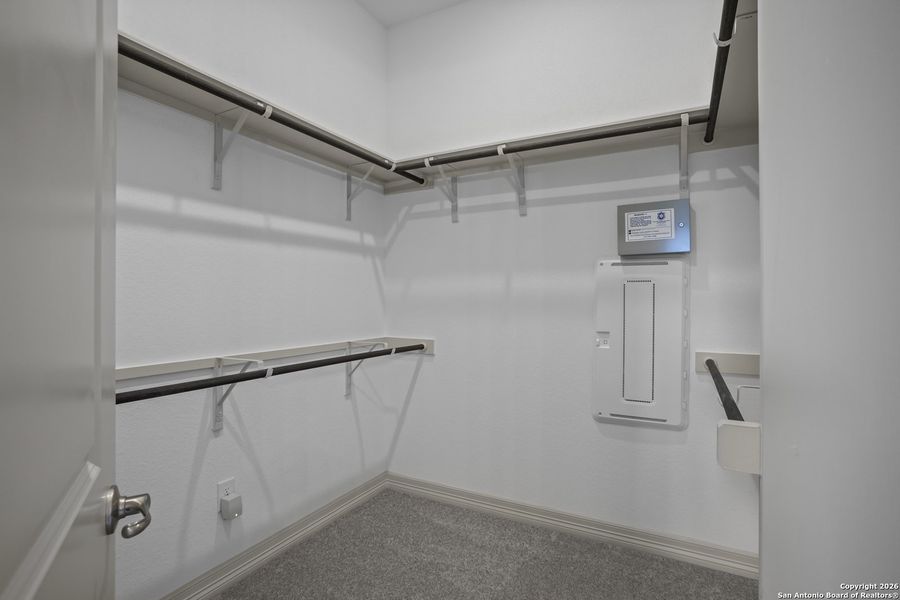 Spacious, unfurnished interior of a new home in Highland Estates, San Antonio (Image 38).