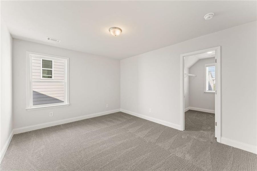 Spacious, unfurnished interior of a new home in Clark Farms, Flowery Branch (Image 25).
