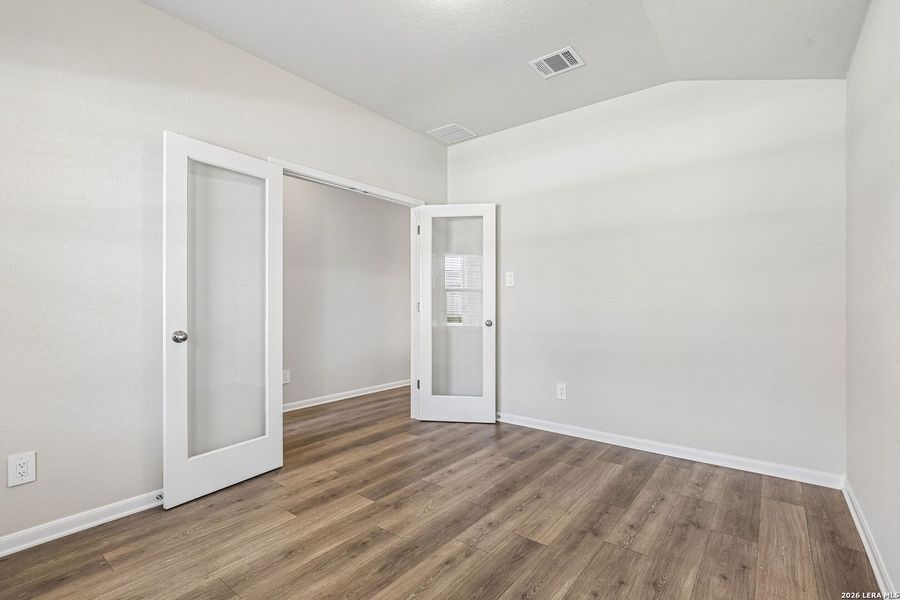 Spacious, unfurnished interior of a new home in Thomas Pond, San Antonio (Image 37). Spacious, unfurnished interior of a new home in Thomas Pond, San Antonio (Image 37).