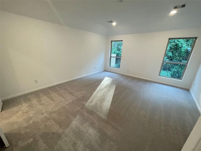 **Photos are a representation of the floor plan. This is not the actual homesite.**