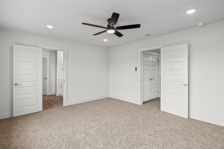 Spacious, unfurnished interior of a new home in , Granbury (Image 17).