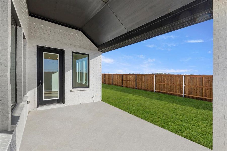 25. 3115 Tobias - Patio