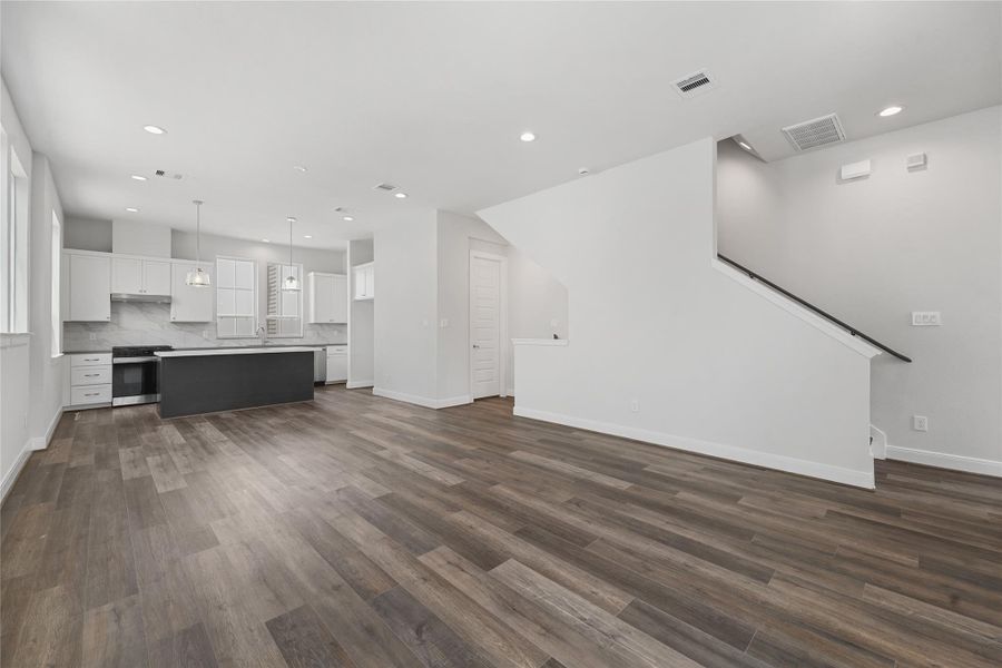Spacious, unfurnished interior of a new home in The Corner At Buffalo Pointe, Houston (Image 18). Spacious, unfurnished interior of a new home in The Corner At Buffalo Pointe, Houston (Image 18).