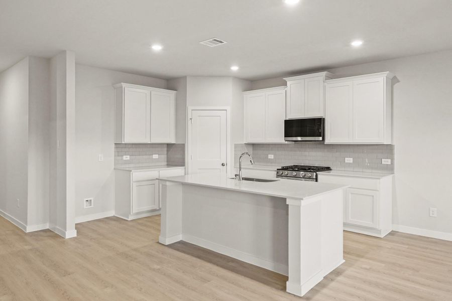 Furnished interior view inside a new home in Magnolia Springs, Montgomery (Image 11).