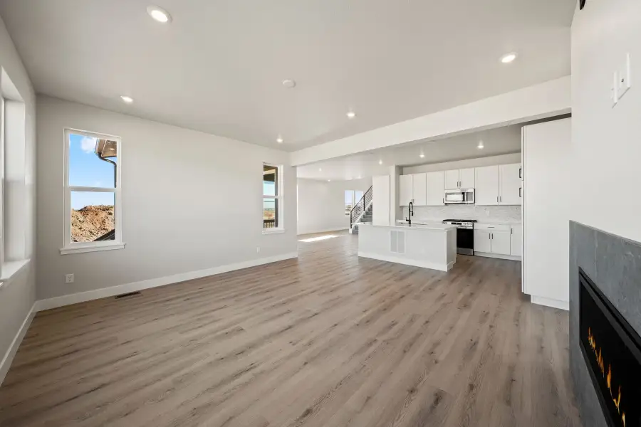 Spacious, unfurnished interior of a new home in Trumark Homes at Sterling Ranch, Littleton (Image 18).