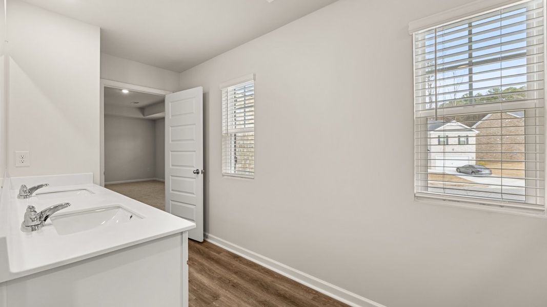 Image 25 representing the Galen by D.R. Horton in Poplar Preserve, Newnan, GA.