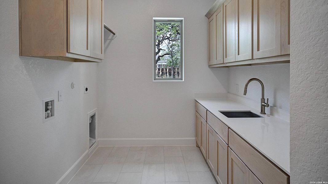 Furnished interior view inside a new home in George's Ranch, Boerne (Image 13).