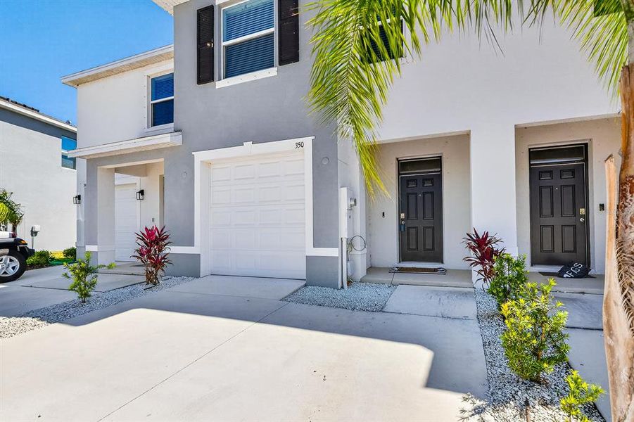 Exterior details and patio area of a home in , Apollo Beach (Image 22).