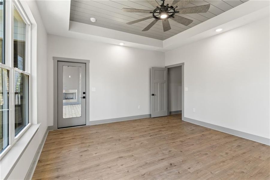 Spacious, unfurnished interior of a new home in , Jasper (Image 34).