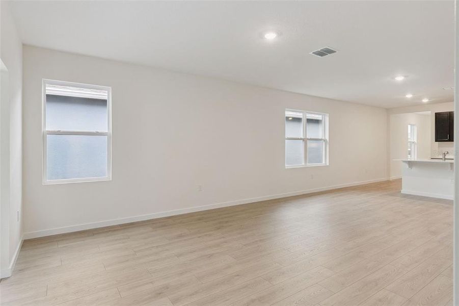 Spacious, unfurnished interior of a new home in , Kissimmee (Image 16).
