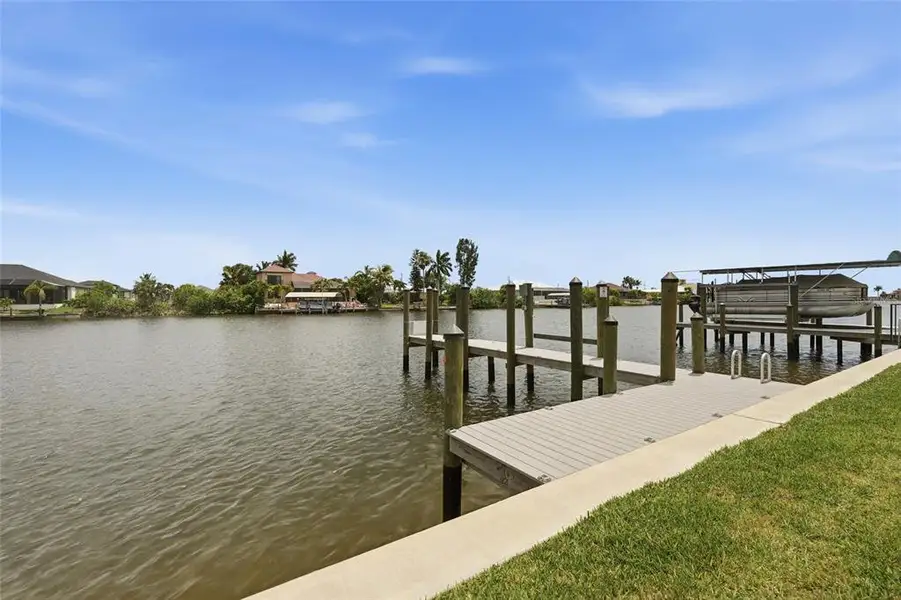 Community amenities in , Cape Coral (Image 53).