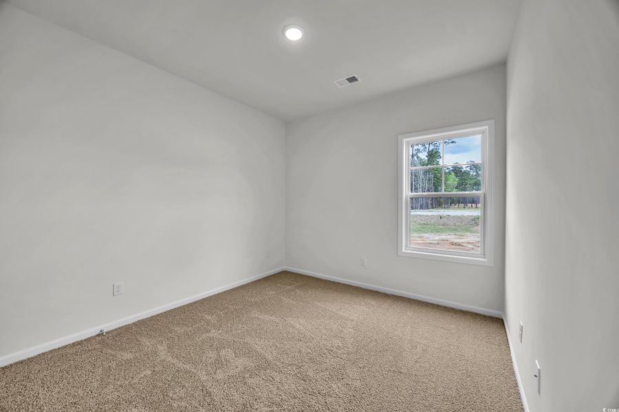 Spacious, unfurnished interior of a new home in Oak Hollow, Longs (Image 12).