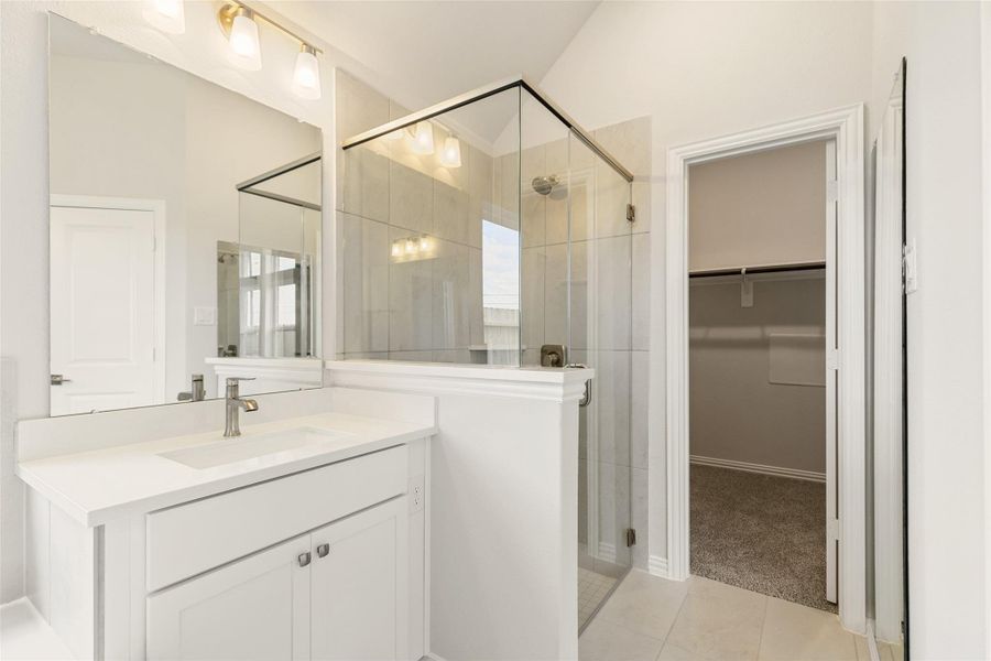 Furnished interior view inside a new home in Brookewater, Rosenberg (Image 15).