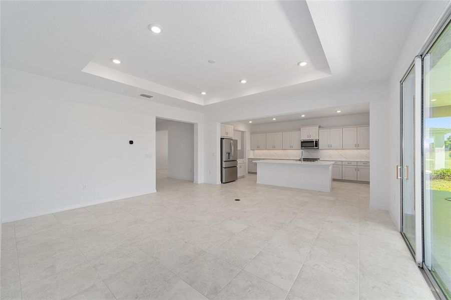 Spacious, unfurnished interior of a new home in Calesa Township, Ocala (Image 32).