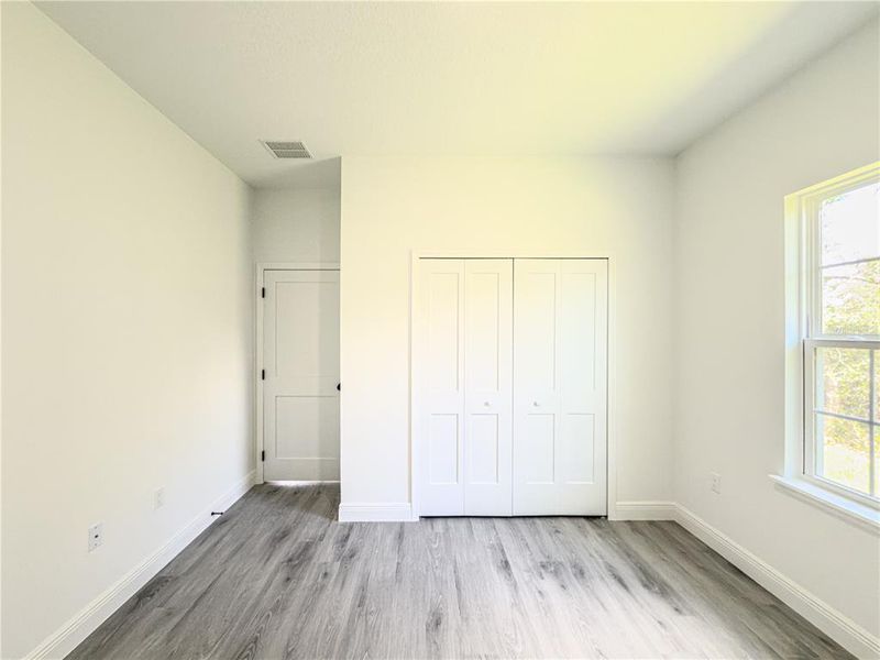 Spacious, unfurnished interior of a new home in , Ocala (Image 18).