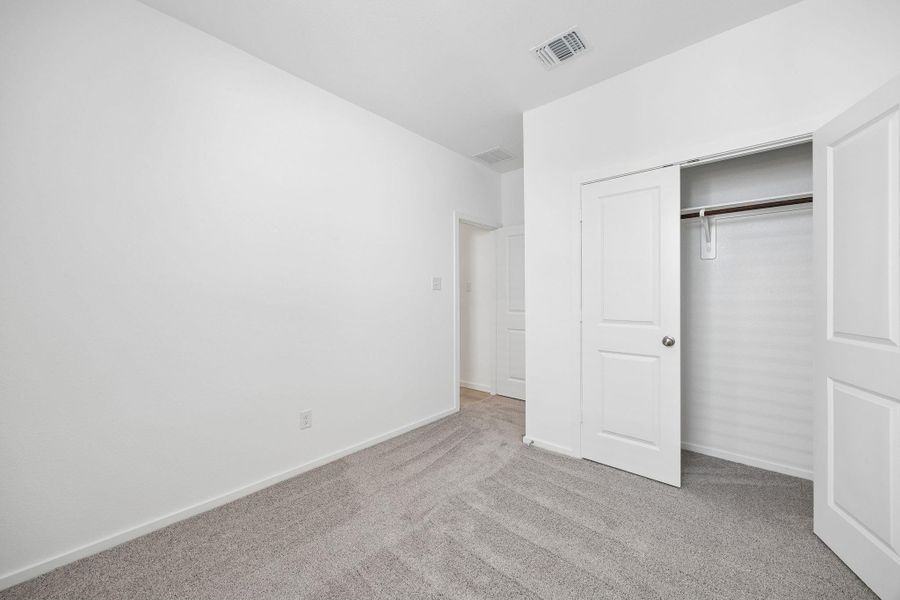 Spacious, unfurnished interior of a new home in Stokesbury, Waller (Image 13).