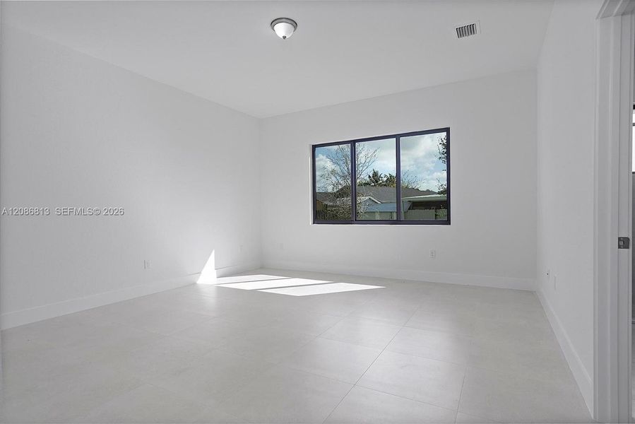 Spacious, unfurnished interior of a new home in , Cutler Bay (Image 30).