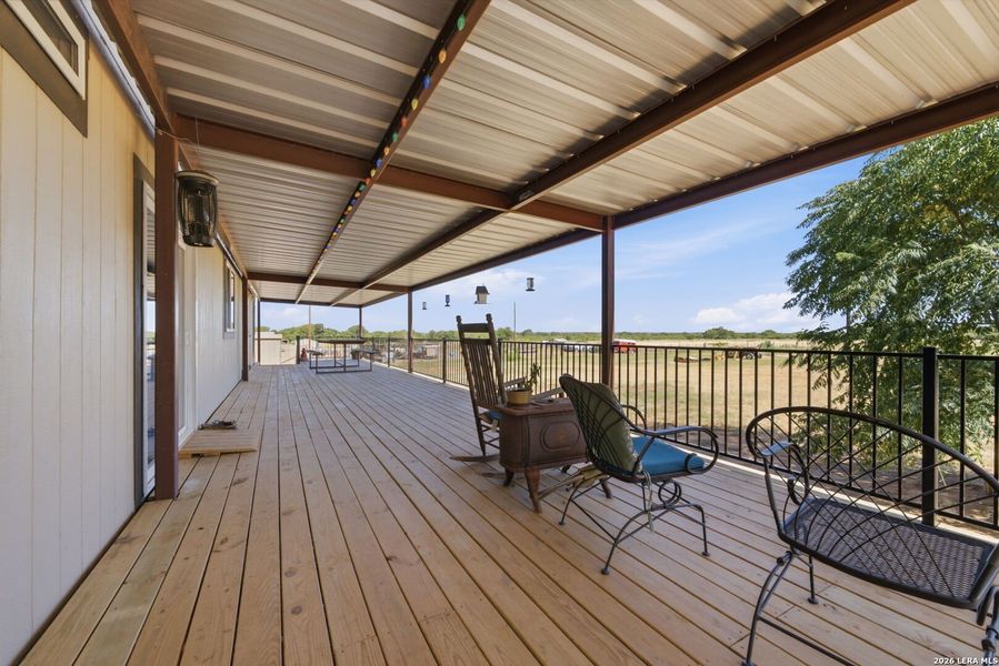 Exterior details and patio area of a home in , Devine (Image 20).