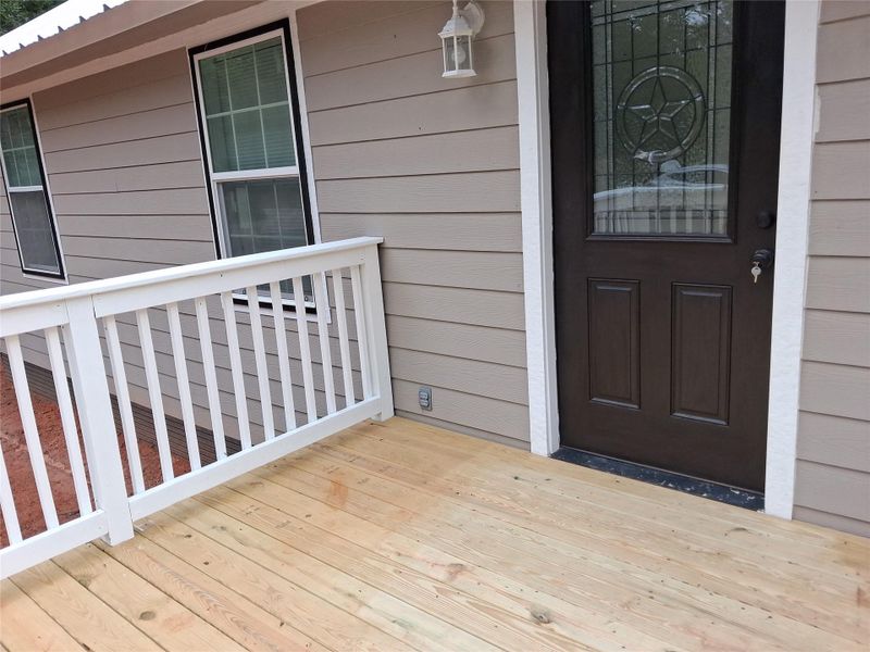 Exterior details and patio area of a home in , Livingston (Image 18).