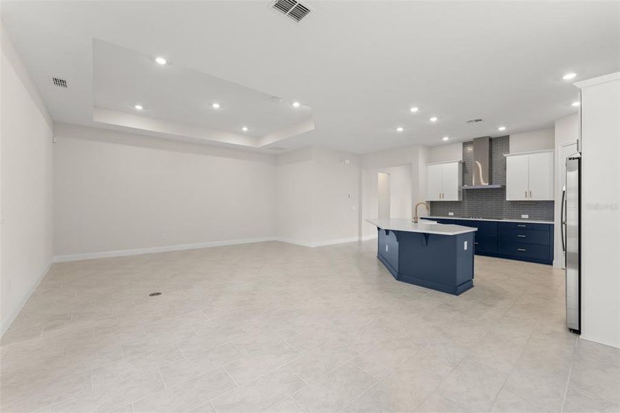 Spacious, unfurnished interior of a new home in , Orlando (Image 21).