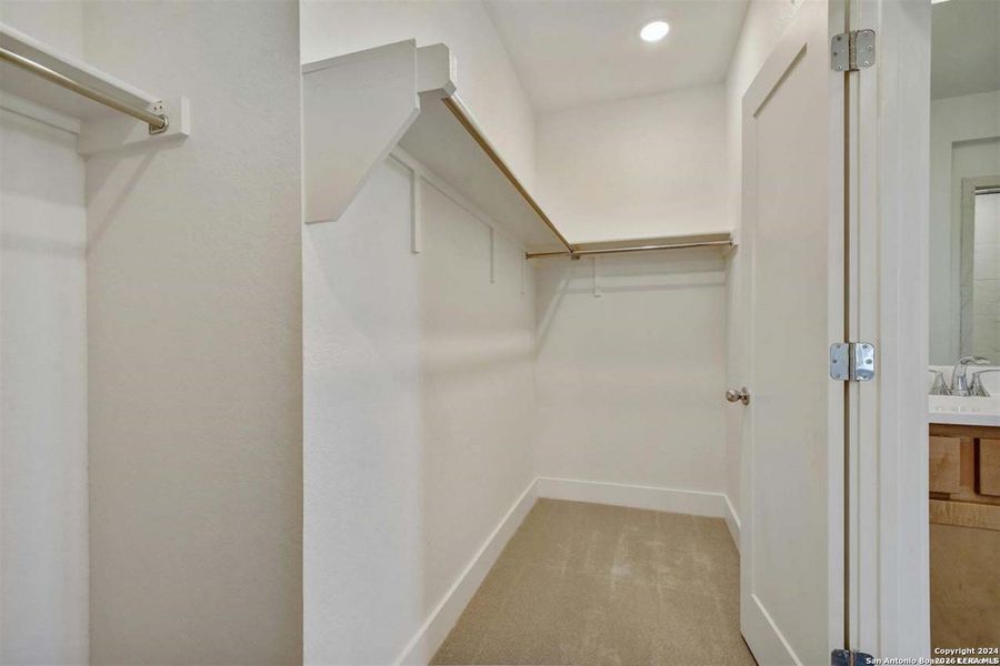 Spacious, unfurnished interior of a new home in Alsatian Oaks, Castroville (Image 14).