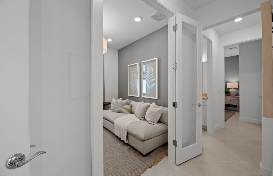Furnished interior view inside a new home in Del Webb Catalina, Lakewood Ranch (Image 20).