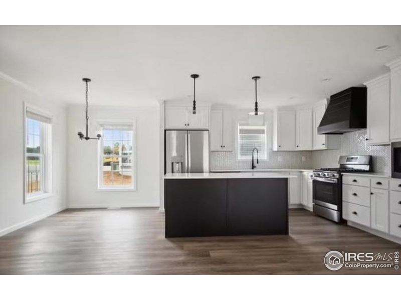 Finishes and fixtures may vary from picture Finishes and fixtures may vary from picture