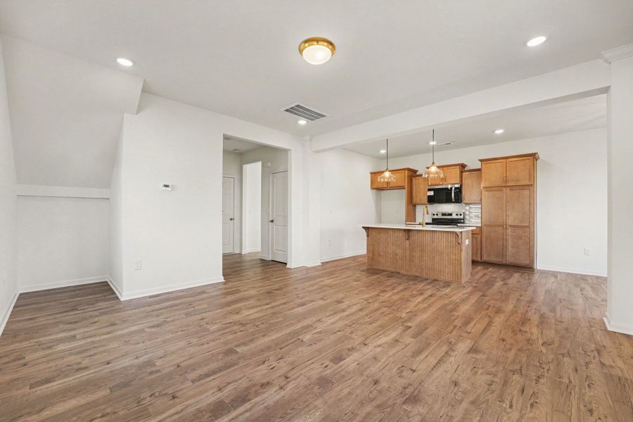 Spacious, unfurnished interior of a new home in Masons Mill, Erwin (Image 15).