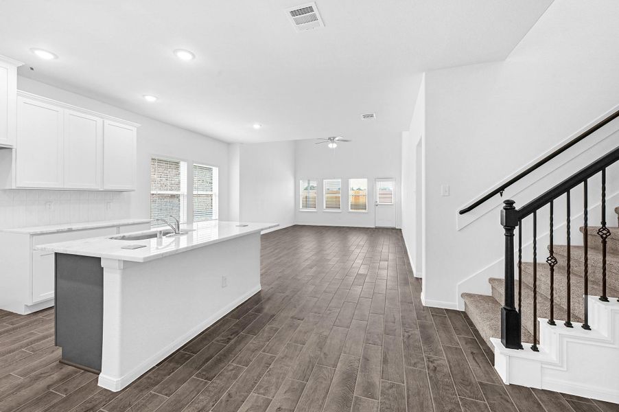 Spacious, unfurnished interior of a new home in Lago Mar, Texas City (Image 20). Spacious, unfurnished interior of a new home in Lago Mar, Texas City (Image 20).
