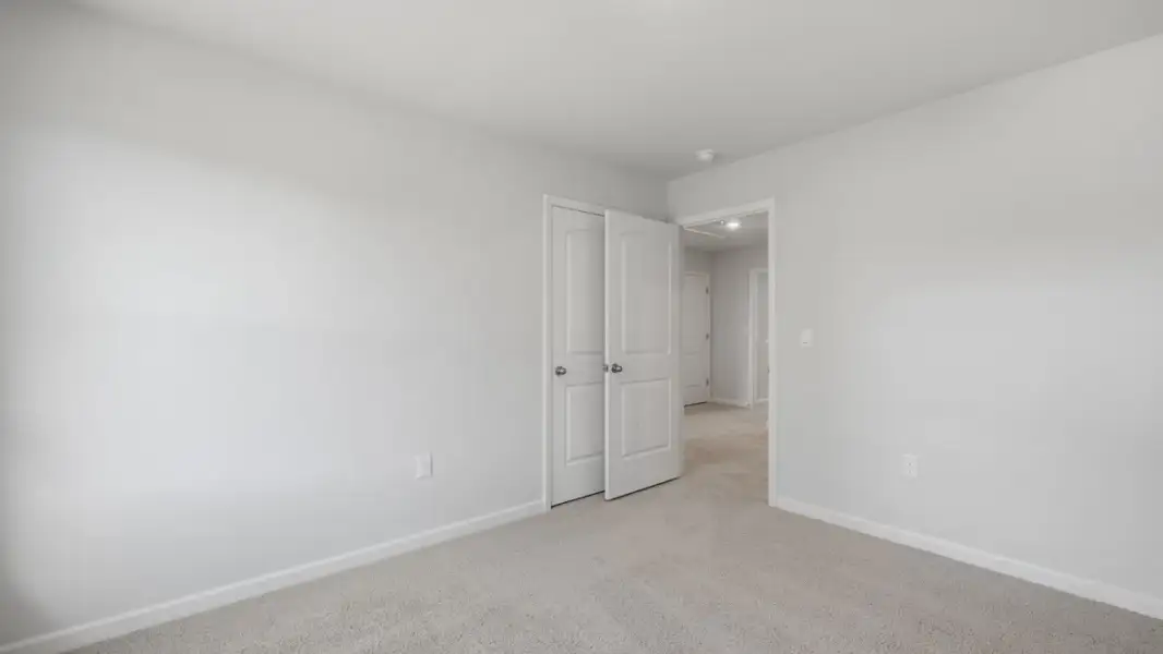 Spacious, unfurnished interior of a new home in Hughes Court, Dawsonville (Image 26).