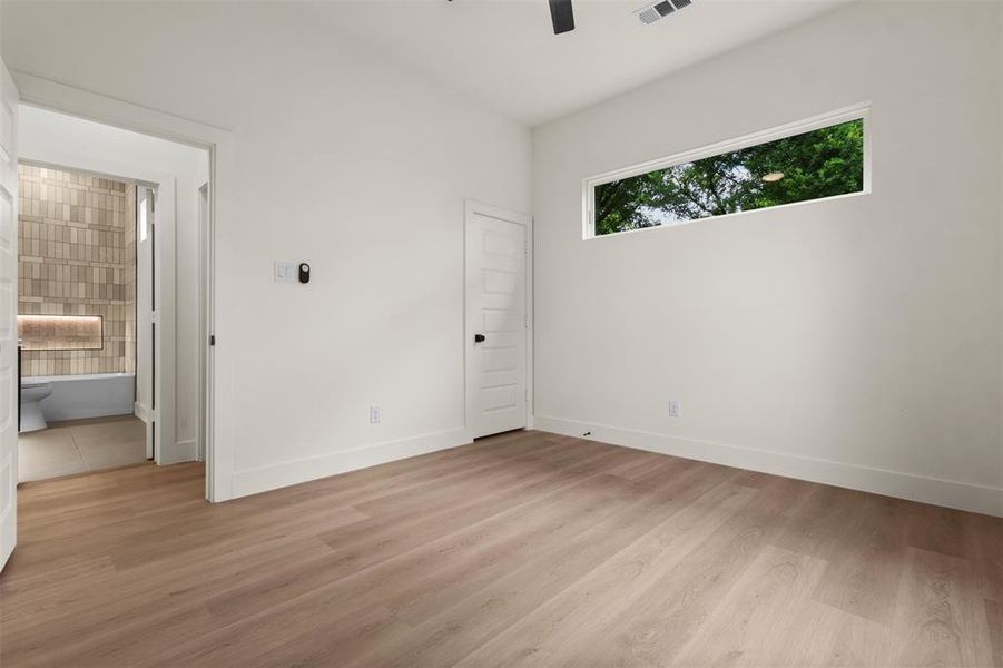 Spacious, unfurnished interior of a new home in , Dallas (Image 33).