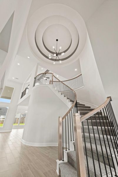 Representative image. Features, selections and colors may vary. Representative image. Features, selections and colors may vary.