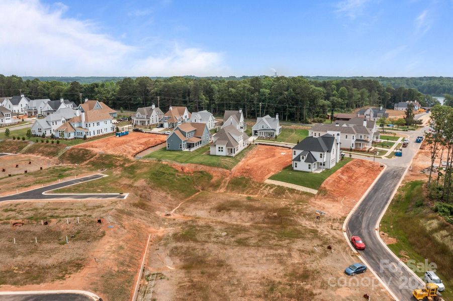 Image 46 of a home in Lakeside Pointe.