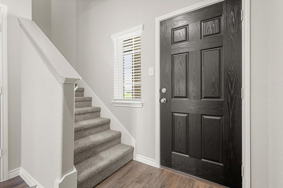 Furnished interior view inside a new home in Rocky Creek Crossing, Fort Worth (Image 6). Furnished interior view inside a new home in Rocky Creek Crossing, Fort Worth (Image 6).