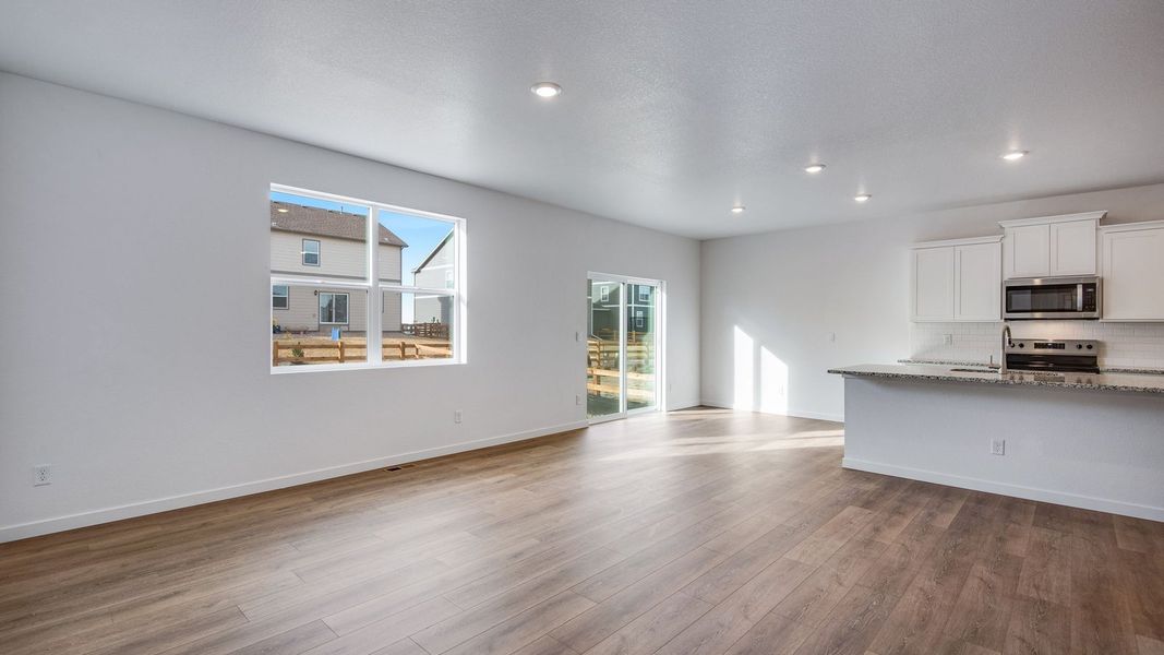 Spacious, unfurnished interior of a new home in Silver Peaks, Lochbuie (Image 16). Spacious, unfurnished interior of a new home in Silver Peaks, Lochbuie (Image 16).