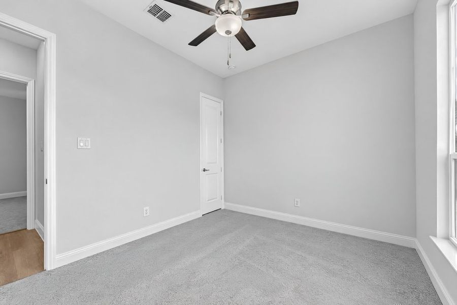 Spacious, unfurnished interior of a new home in South Oak, Lakewood Village (Image 25).