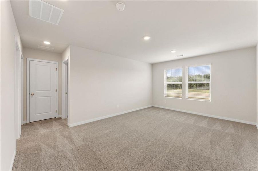 Spacious, unfurnished interior of a new home in Reserve at Gum Springs, Jefferson (Image 27).