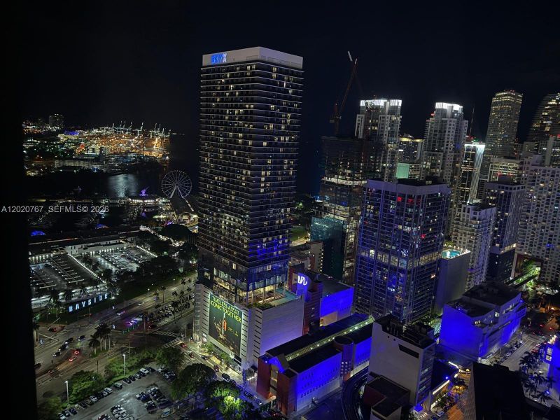 Condo located in Miami, FL showcasing its design and architecture (Image 19). Condo located in Miami, FL showcasing its design and architecture (Image 19).