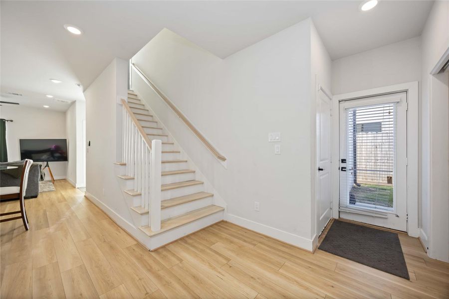 Spacious, unfurnished interior of a new home in , Houston (Image 21).