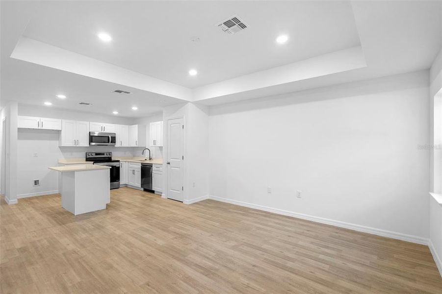 Spacious, unfurnished interior of a new home in , Eustis (Image 33).